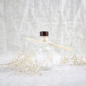 Geurflesje donker houten dop